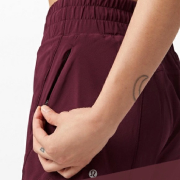 lululemon tracker shorts size 10 - Picture 5 of 13